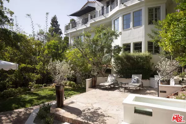 Los Angeles, CA 90068,2459 Park Oak DR