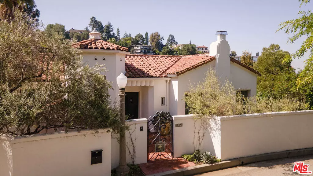 Los Angeles, CA 90068,2459 Park Oak DR