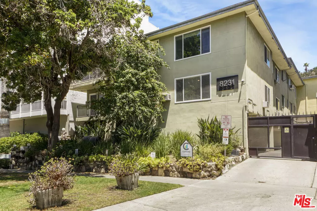 West Hollywood, CA 90046,8231 De Longpre AVE