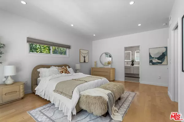 321 S Linden DR, Beverly Hills, CA 90212