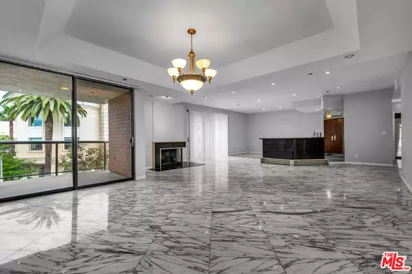 Beverly Hills, CA 90211,125 N Gale DR #303