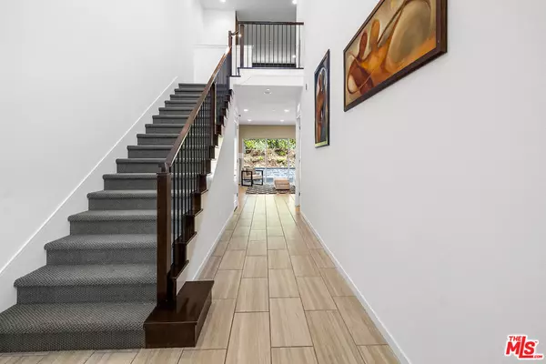 Santa Clarita, CA 91350,18113 Tableau WAY
