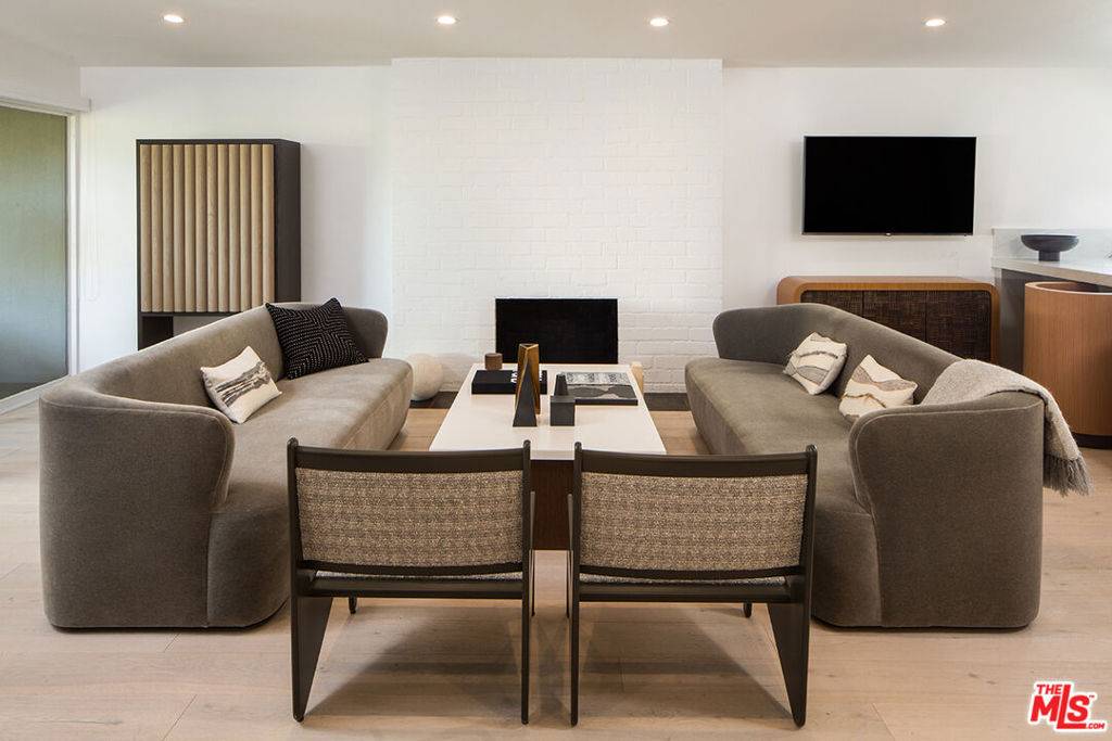 West Hollywood, CA 90069,8917 W Cynthia ST #2