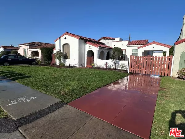 Inglewood, CA 90305,8809 S 5th AVE