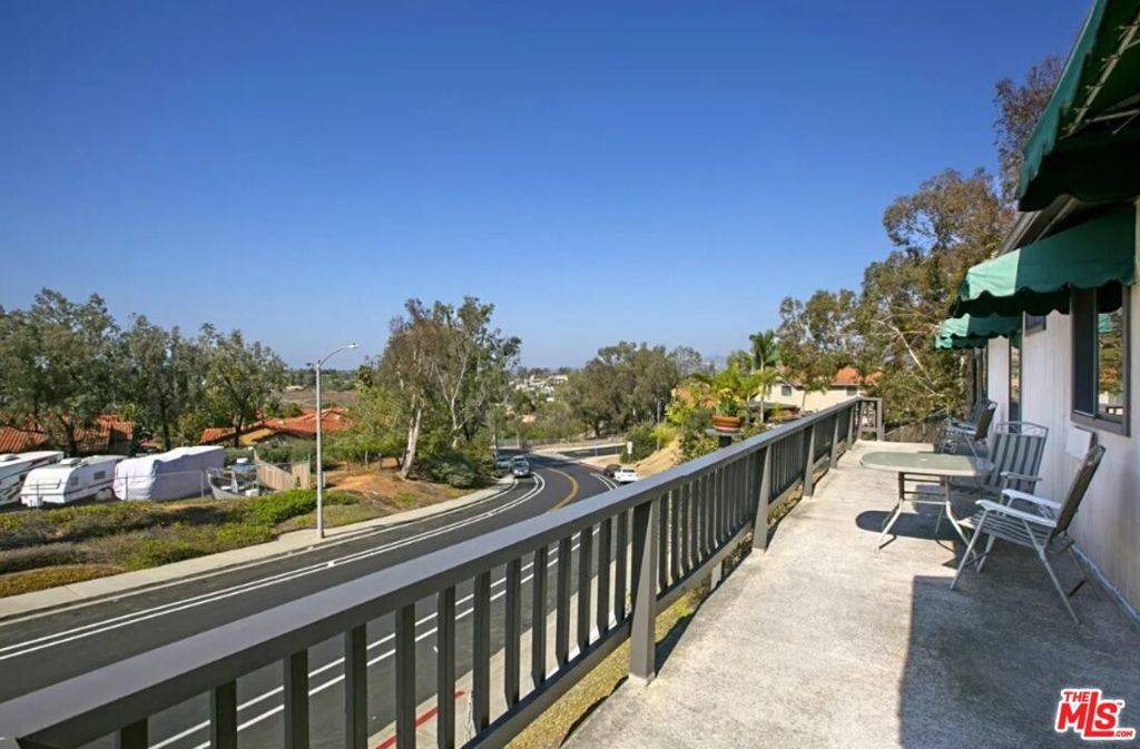 Vista, CA 92081,607 Via Del Mar