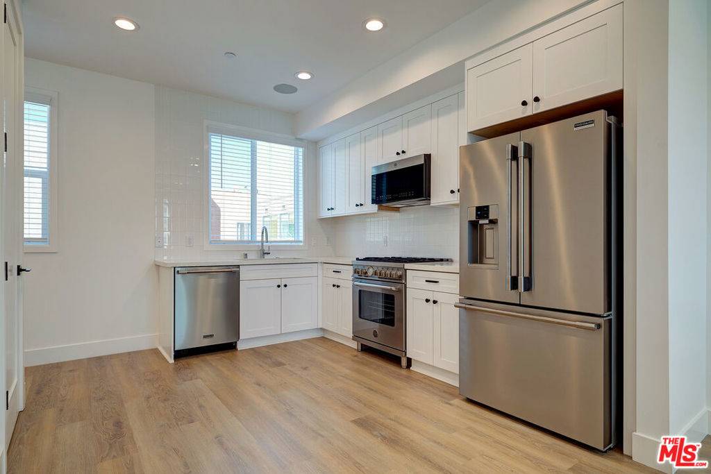 Los Angeles, CA 90019,4507 Saturn ST #4507 1/2