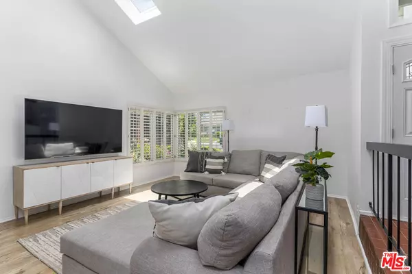Thousand Oaks, CA 91360,212 Cedar Heights DR
