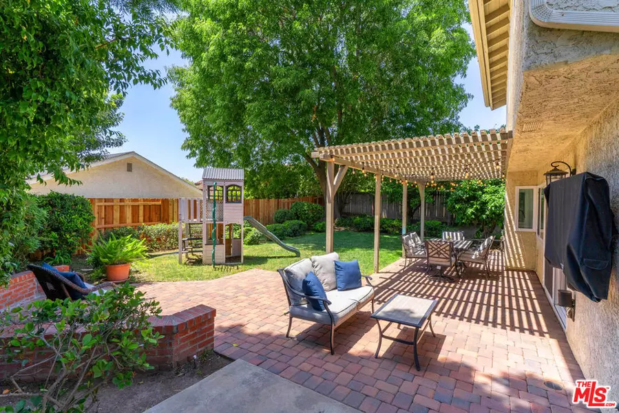 212 Cedar Heights DR, Thousand Oaks, CA 91360