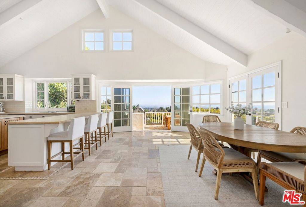Pacific Palisades, CA 90272,1644 Casale RD