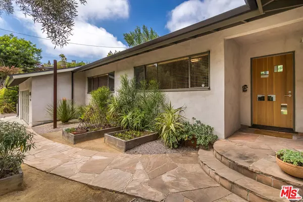 Los Angeles, CA 90046,8631 Allenwood RD