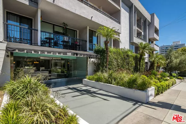 West Hollywood, CA 90069,906 N Doheny DR #219