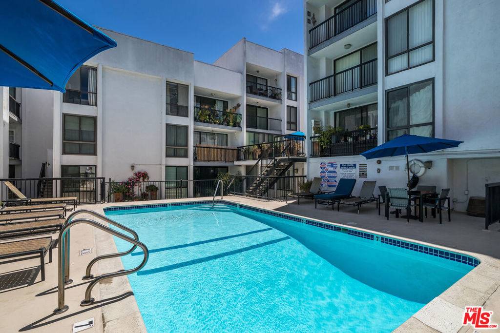 West Hollywood, CA 90069,906 N Doheny DR #219
