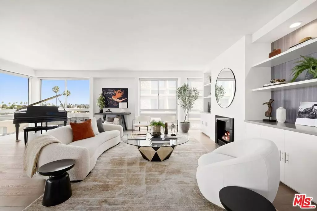 Beverly Hills, CA 90210,320 N Maple DR #507