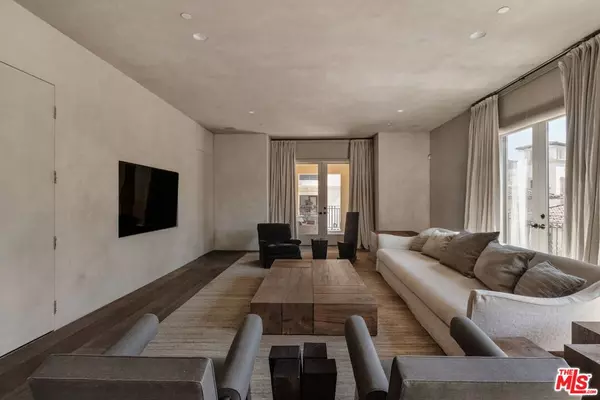 Calabasas, CA 91302,23500 Park Sorrento #C34