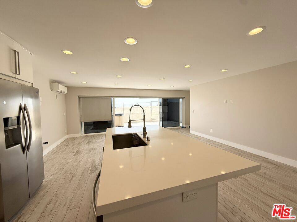 Playa Del Rey, CA 90293,6955 Trolleyway