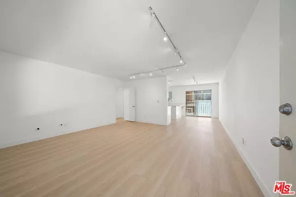 Long Beach, CA 90814,333 Newport AVE #101