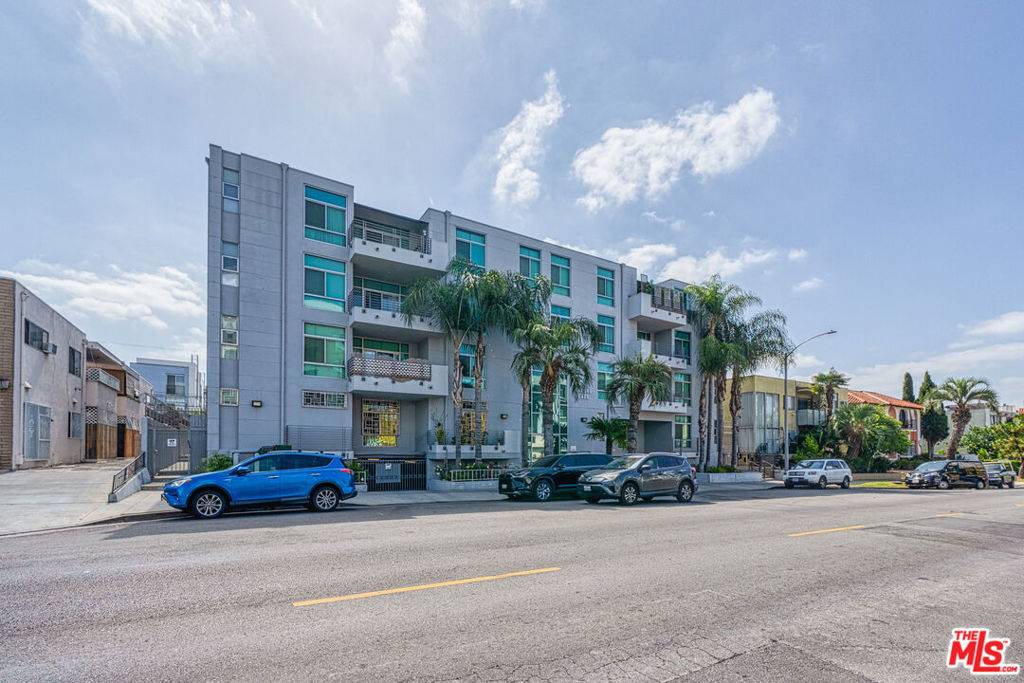 Los Angeles, CA 90020,332 S Oxford AVE #106