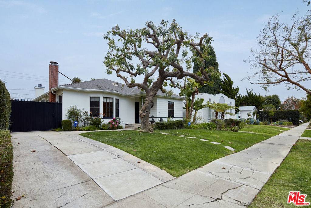 Los Angeles, CA 90025,1926 Greenfield AVE