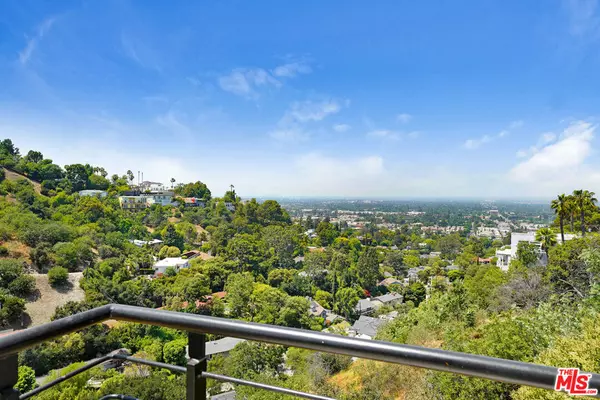 Sherman Oaks, CA 91423,3761 Glenridge DR