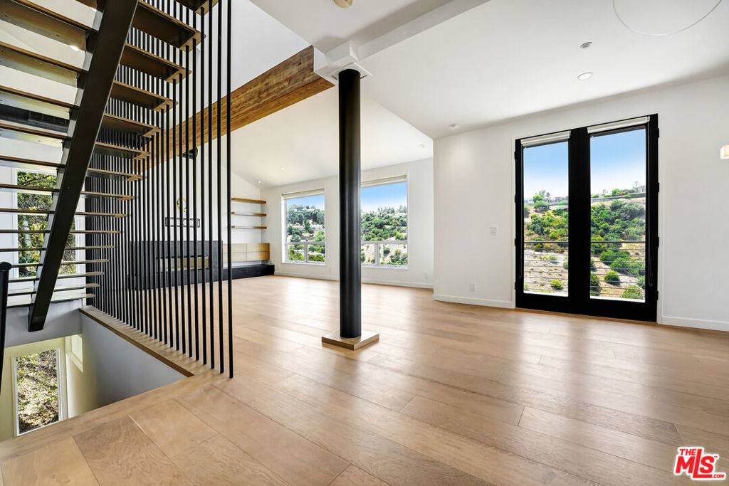 Sherman Oaks, CA 91423,3761 Glenridge DR