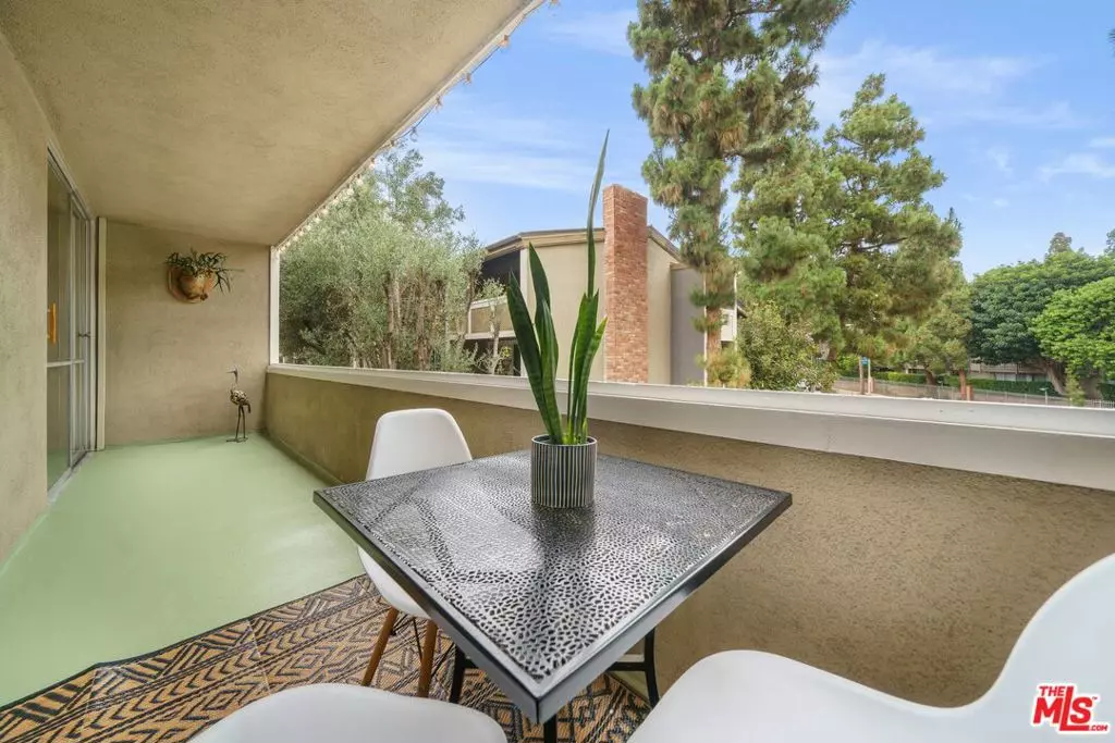 Culver City, CA 90230,6315 Green Valley CIR #200
