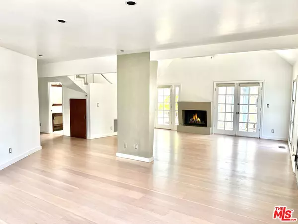 West Hollywood, CA 90046,1153 N Poinsettia PL