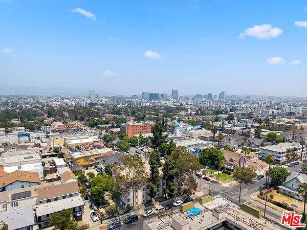 Los Angeles, CA 90019,1419 S Wilton PL