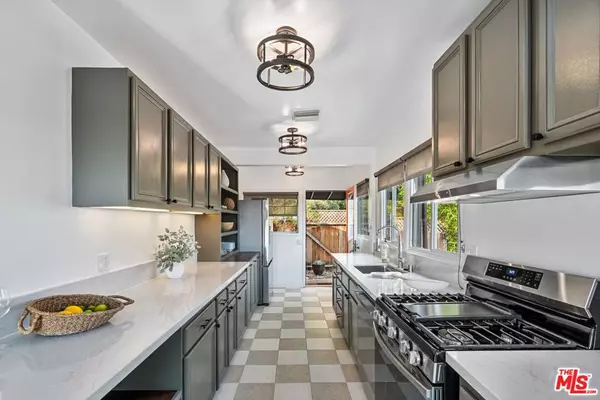 Los Angeles, CA 90042,5318 Raber ST