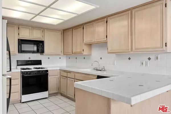 Sherman Oaks, CA 91423,14050 Magnolia BLVD #316