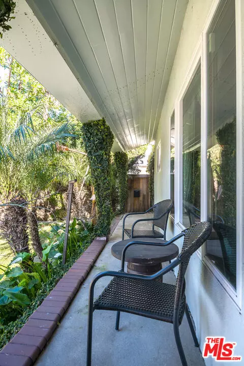 Toluca Lake, CA 91602,10530 Moorpark ST