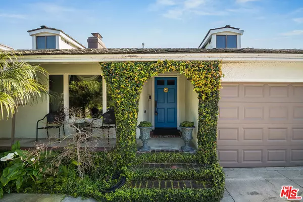 Toluca Lake, CA 91602,10530 Moorpark ST