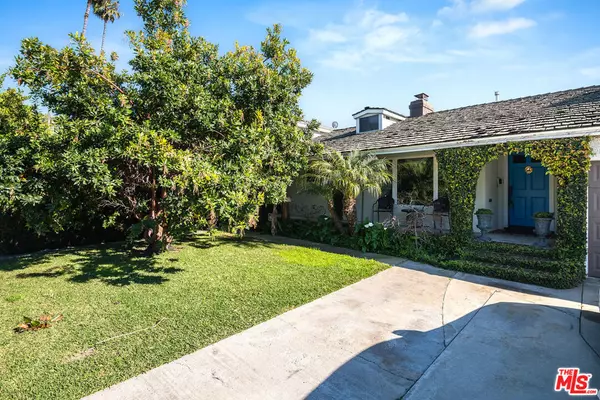 10530 Moorpark ST, Toluca Lake, CA 91602
