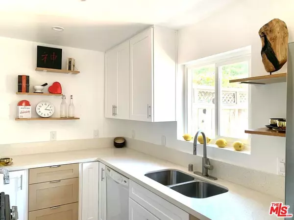 11138 Aqua Vista ST #60, North Hollywood, CA 91602