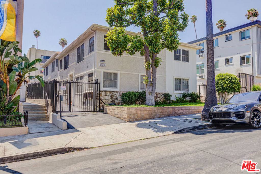 Los Angeles, CA 90046,1643 N Formosa AVE #7