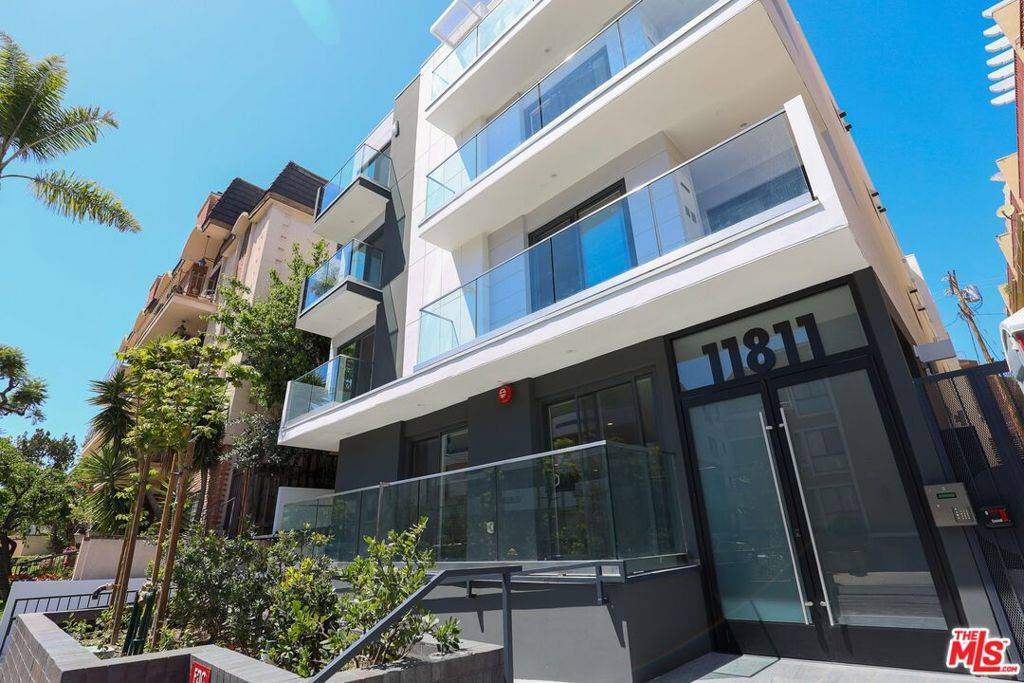11811 Dorothy #ph1, Los Angeles, CA 90049