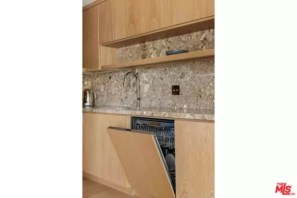 West Hollywood, CA 90069,9061 Keith AVE #307