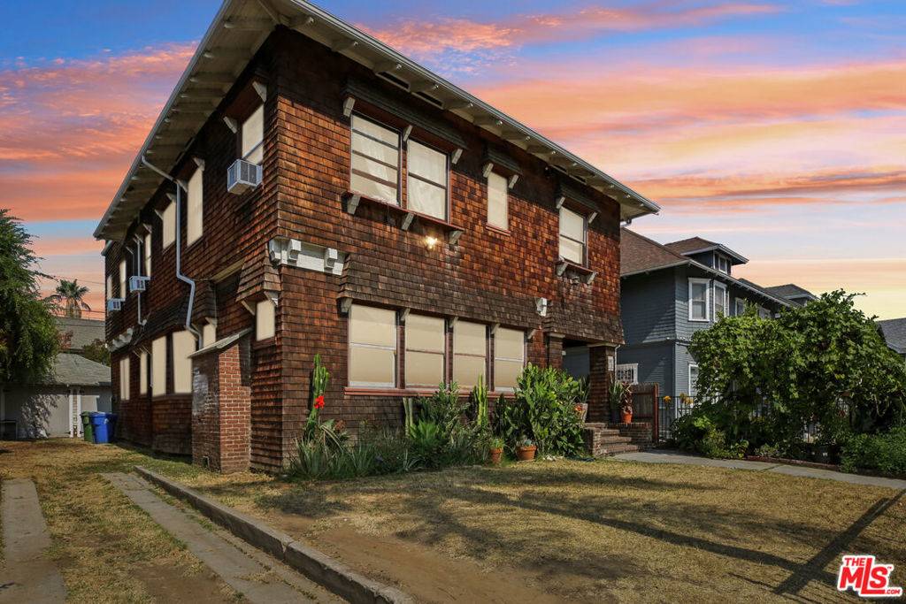 1701 S Kingsley DR, Los Angeles, CA 90006