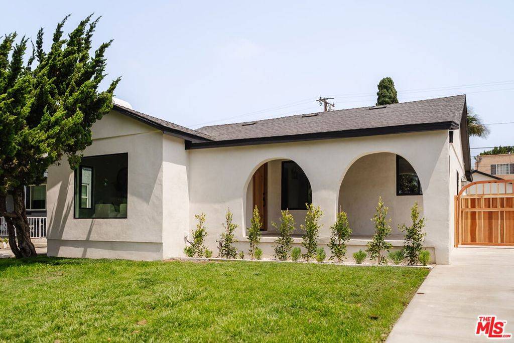 Inglewood, CA 90302,445 W Fairview BLVD