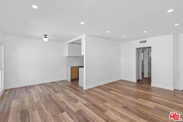 Los Angeles, CA 90028,1563 Gordon ST