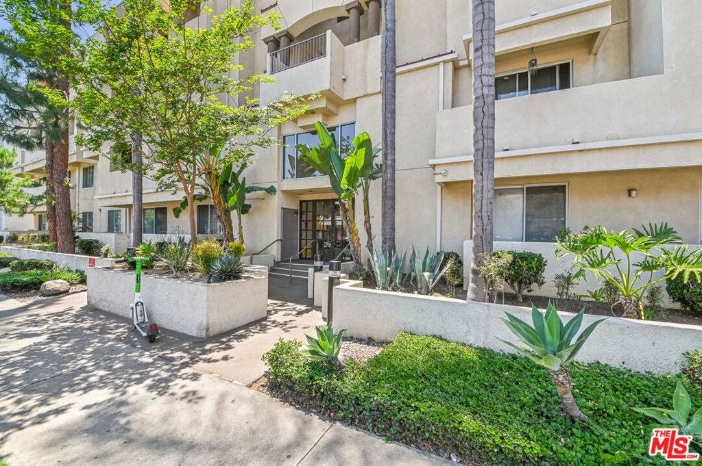 Long Beach, CA 90802,535 Magnolia AVE #310