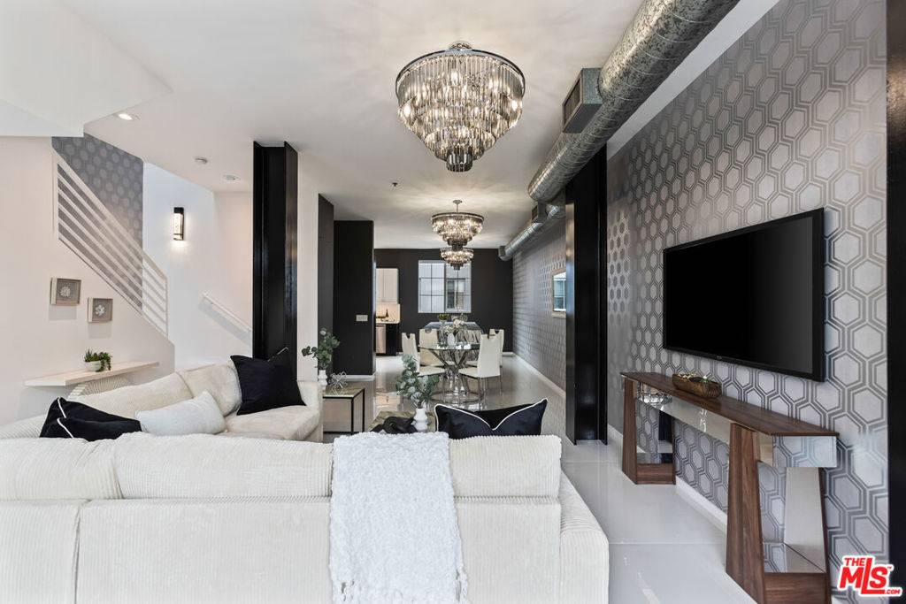 Playa Vista, CA 90094,5400 Playa Vista DR #23