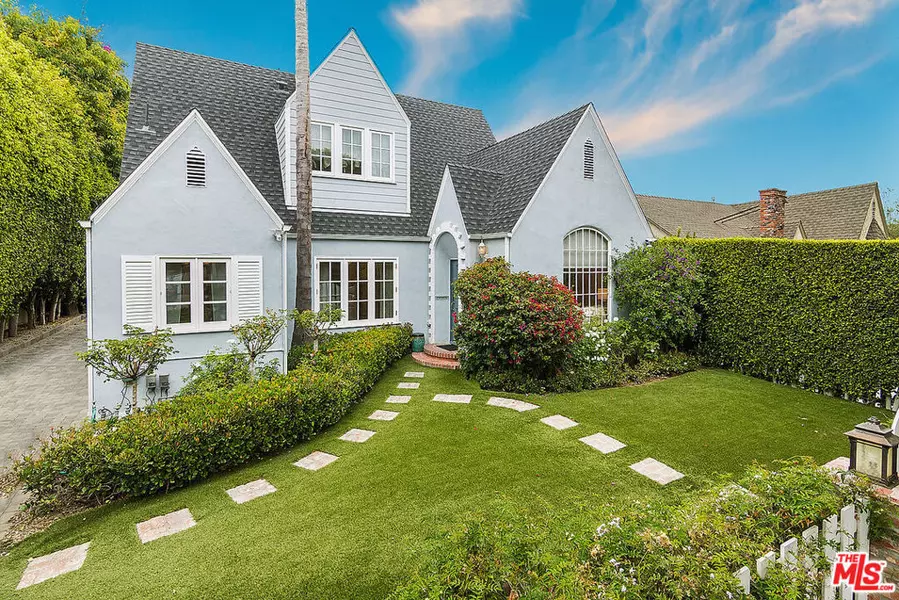 9025 Ashcroft AVE, West Hollywood, CA 90048