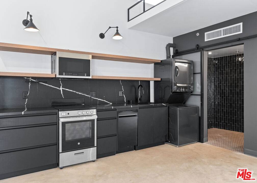 Laguna Beach, CA 92651,20412 Laguna Canyon RD