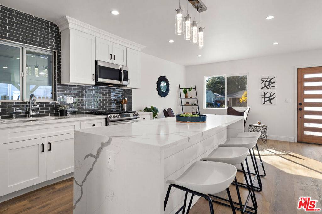 Sherman Oaks, CA 91411,5928 Tobias AVE