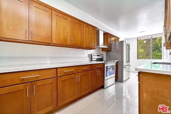 Beverly Hills, CA 90212,9221 Charleville BLVD #E