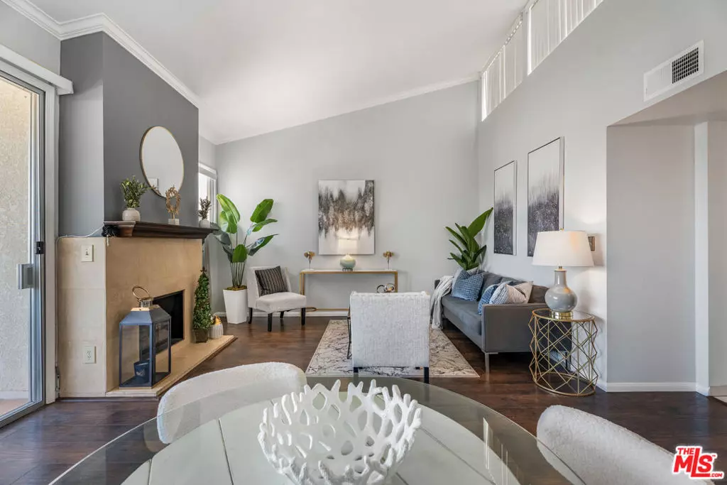 Encino, CA 91316,5325 Newcastle AVE #327