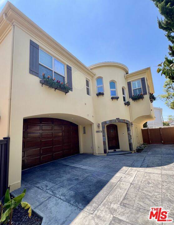 2002 Gates AVE #B, Redondo Beach, CA 90278