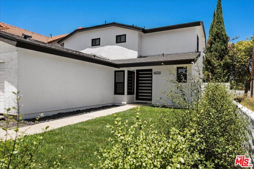 19701 Blythe ST, Winnetka, CA 91306