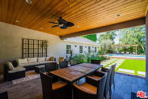 Woodland Hills, CA 91367,5907 JUMILLA AVE