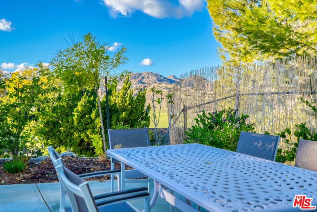 West Hills, CA 91304,8961 Farralone AVE